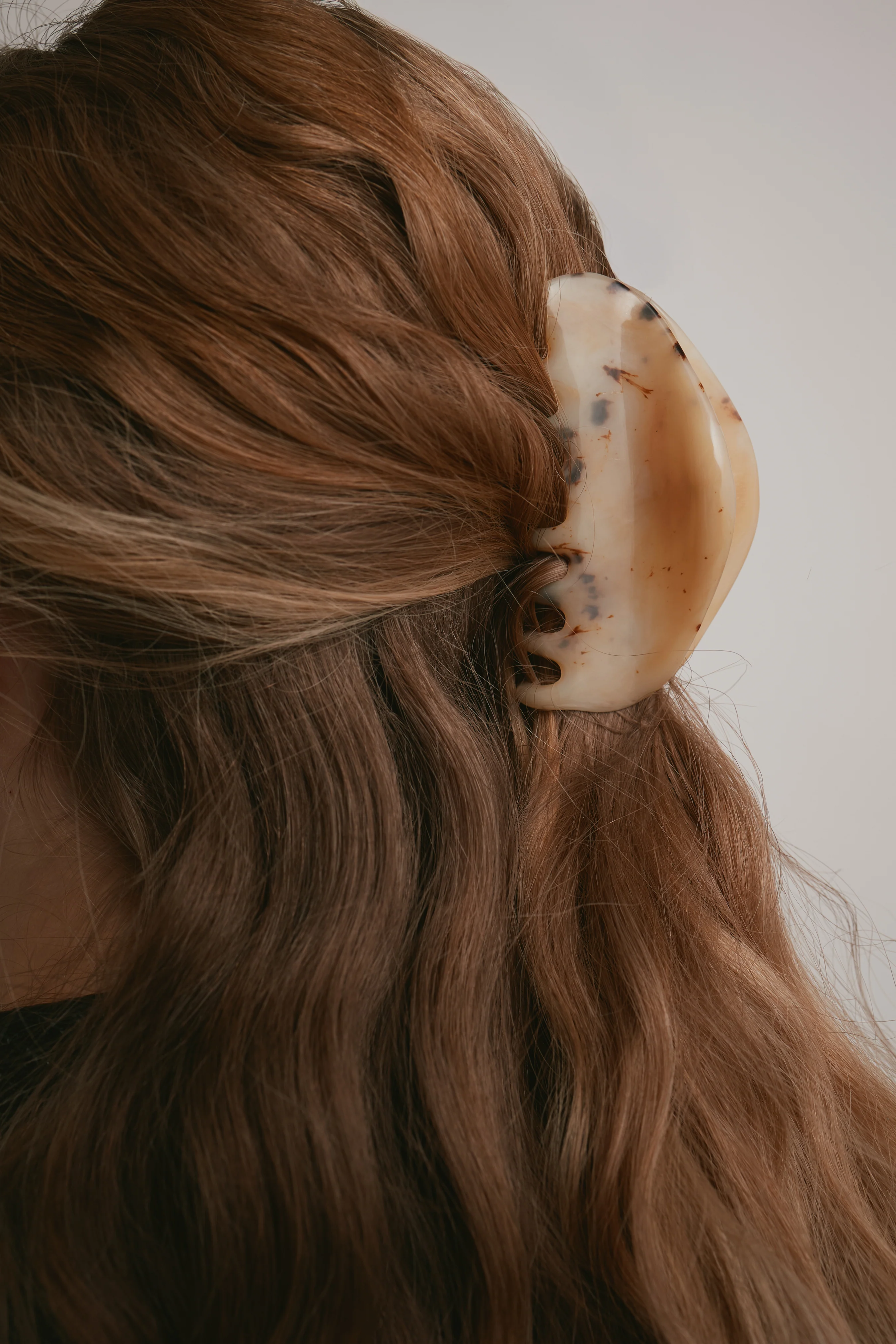 Bleecker Claw Clip - Image 5