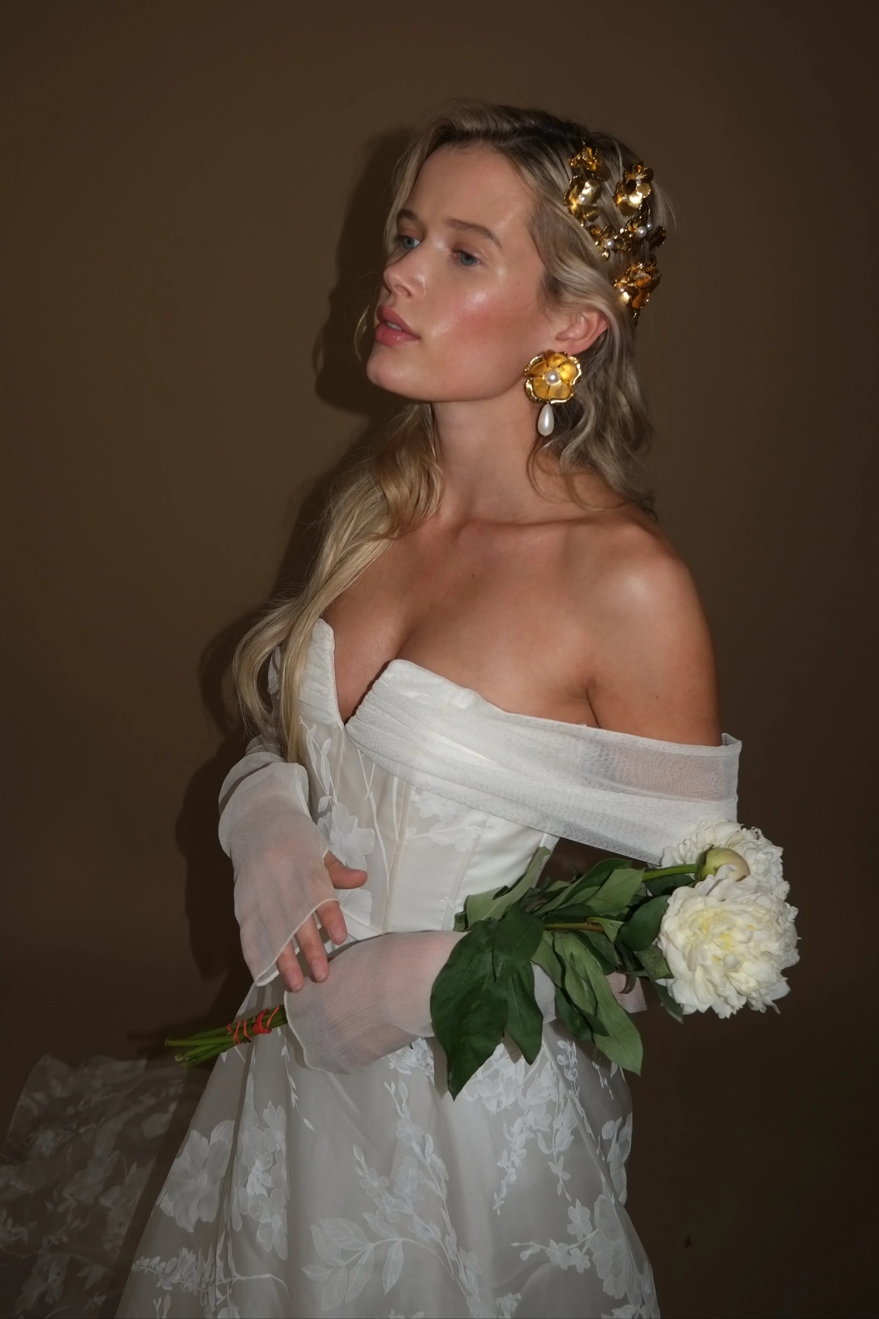 Eden Pearl Tear Drop Earrings - Image 3