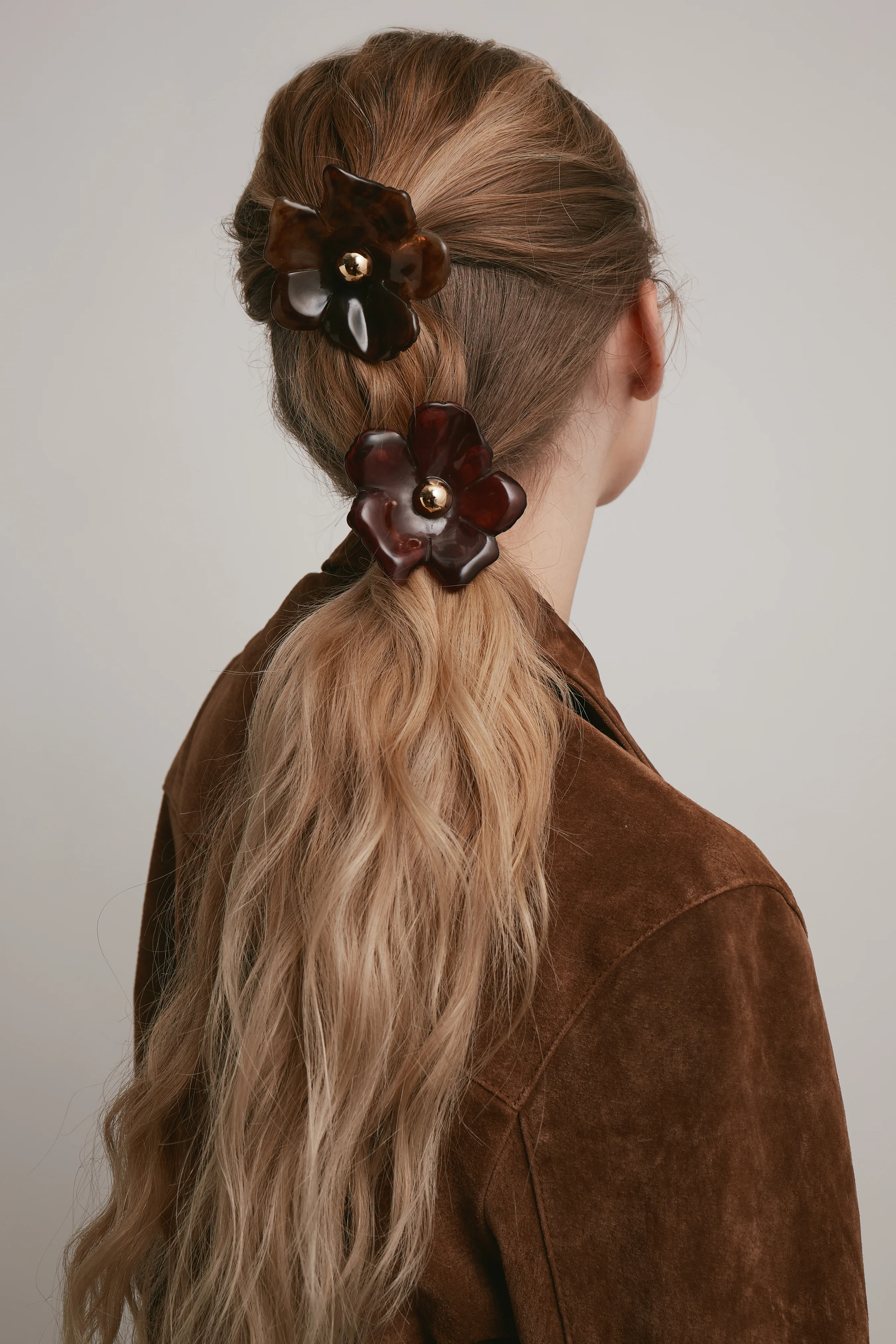 Eden Resin Medium Ponytail Holder - Image 2