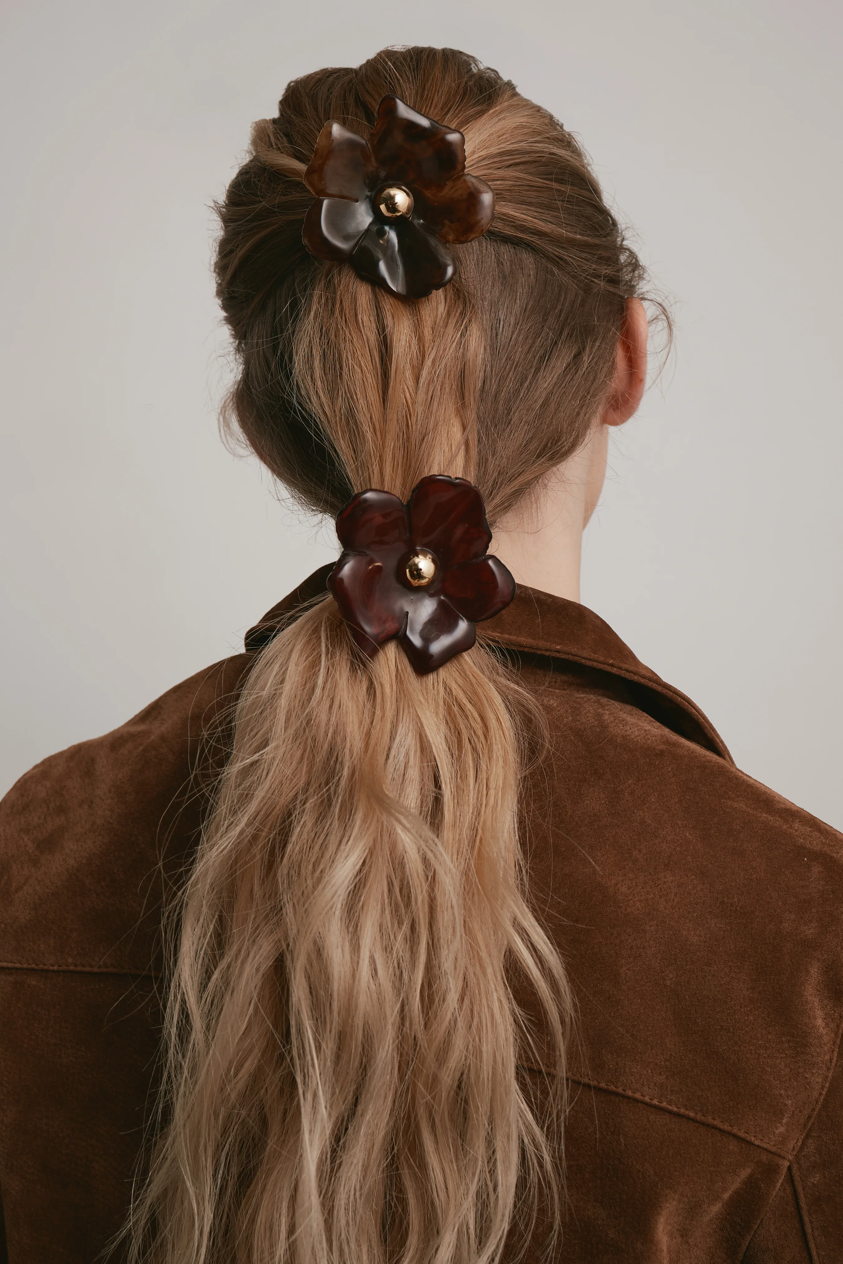 Eden Resin Medium Ponytail Holder - Image 3