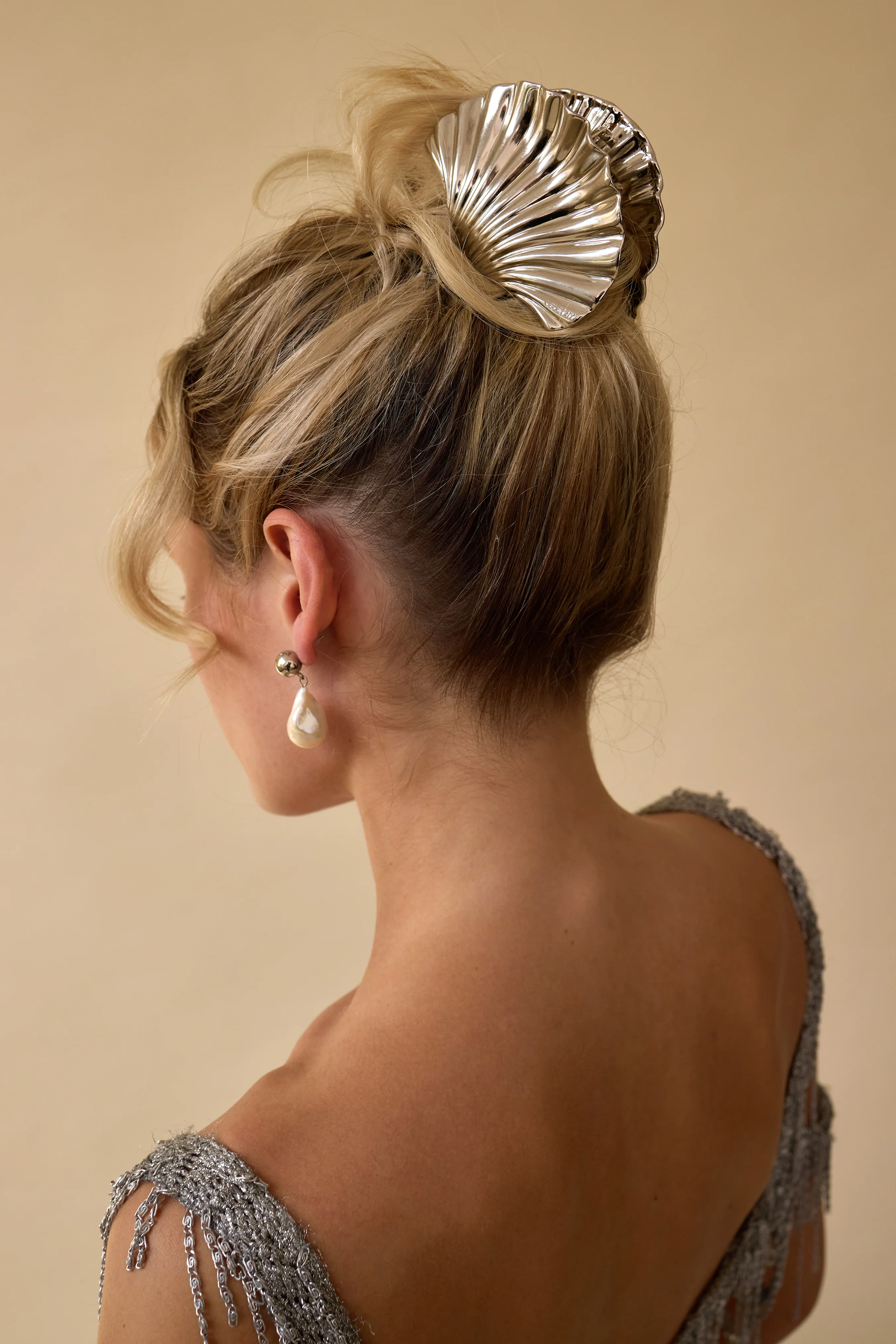 Glossy Shell Claw Clip - Image 4