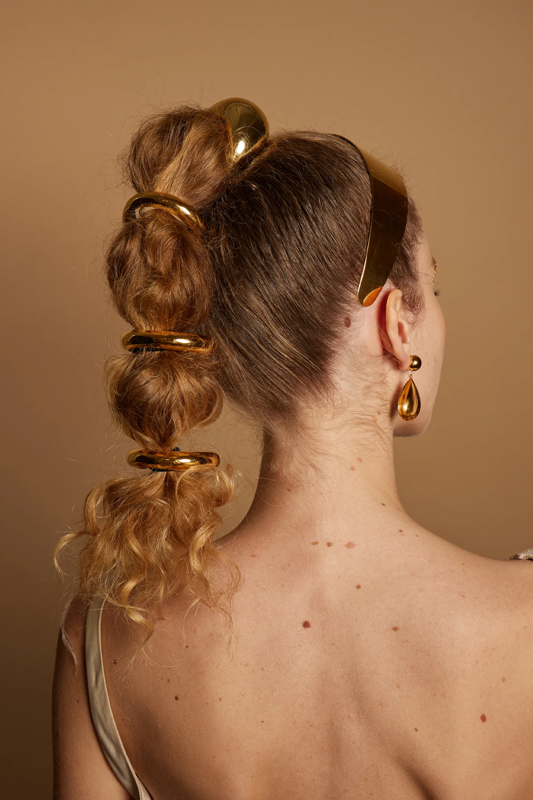 Petite Glossy Arch Pony - Image 7