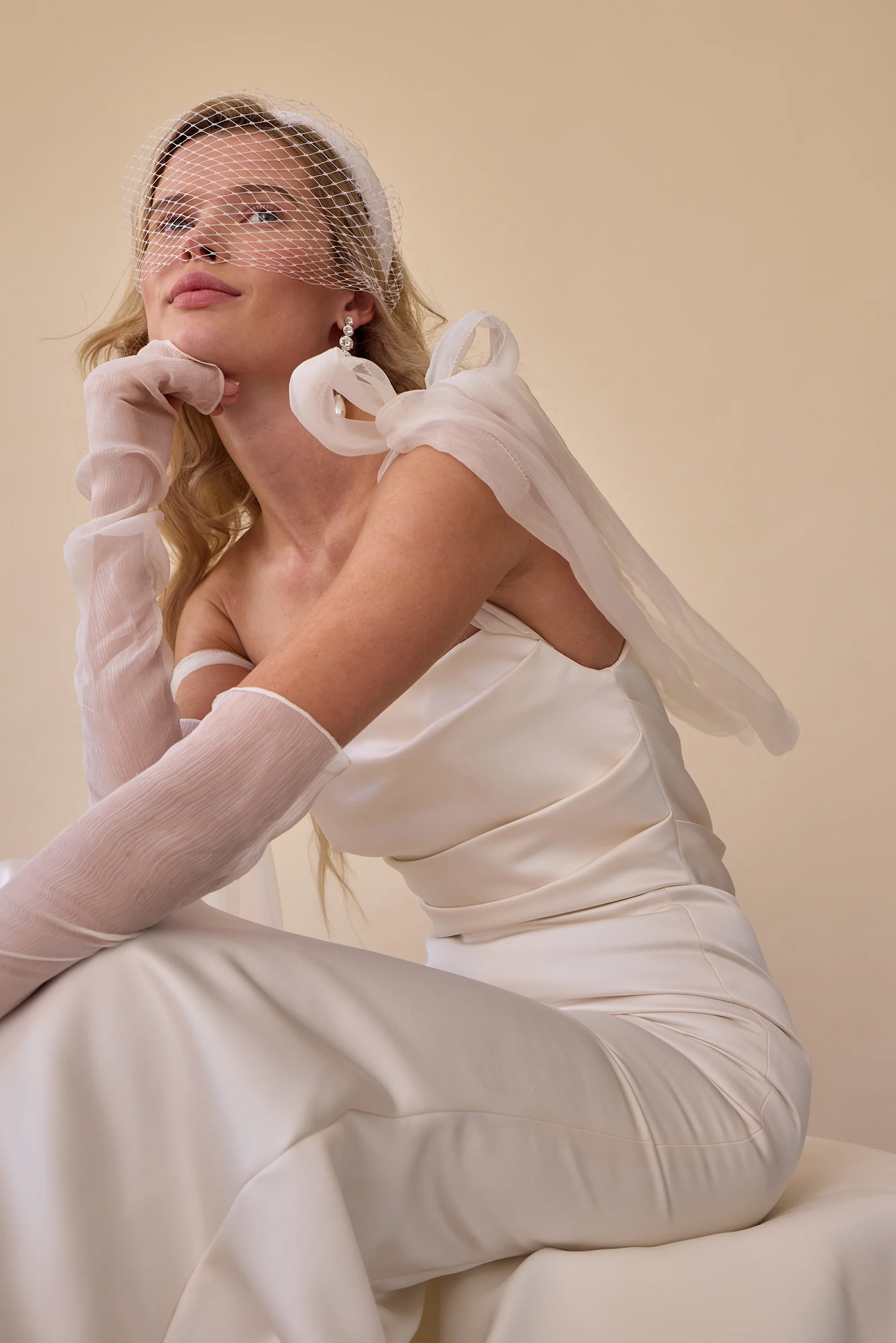 Robyn Blusher Veil Headband - Image 3