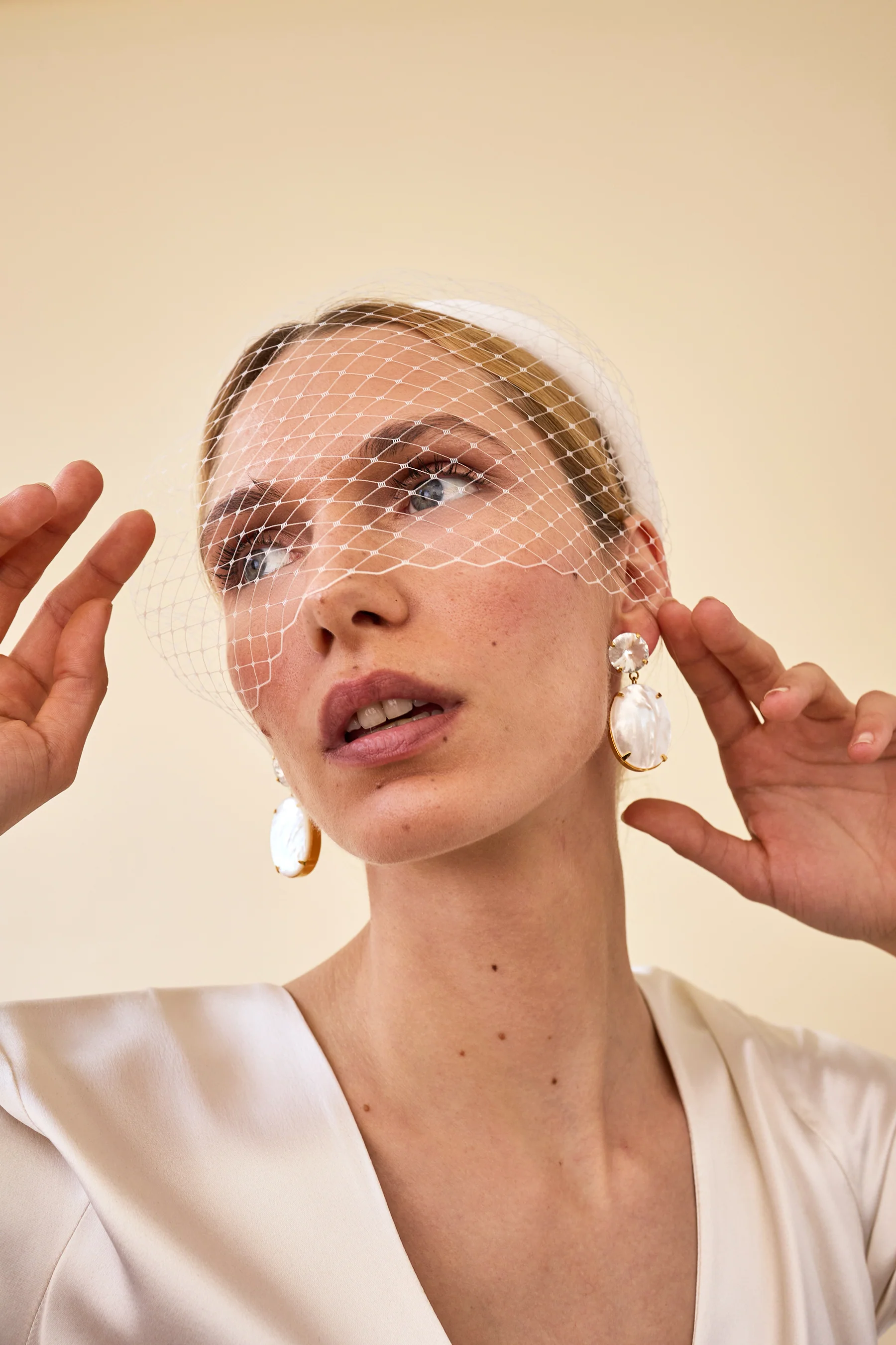 Robyn Blusher Veil Headband - Image 7