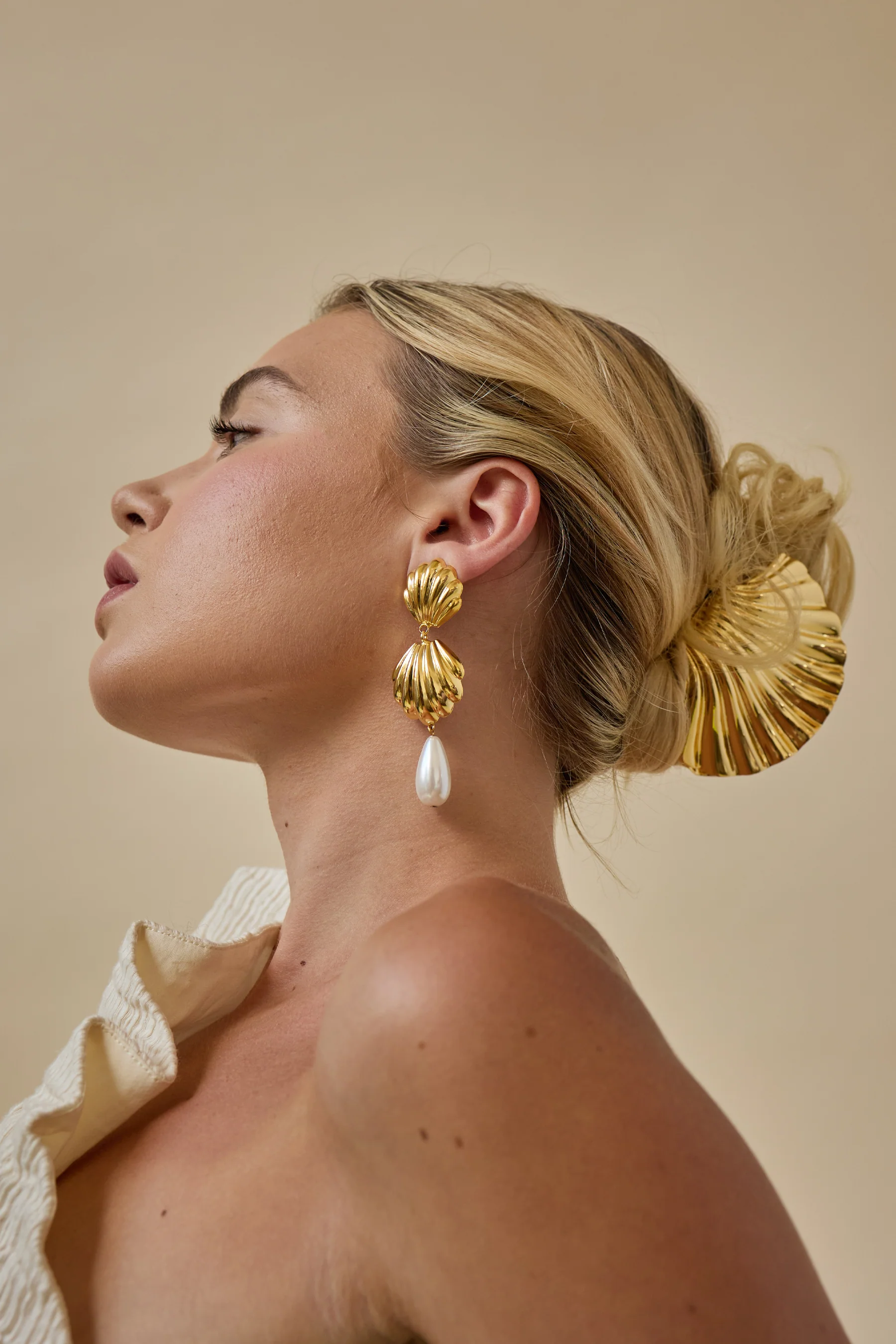 Serena Pearl Earrings - Image 3