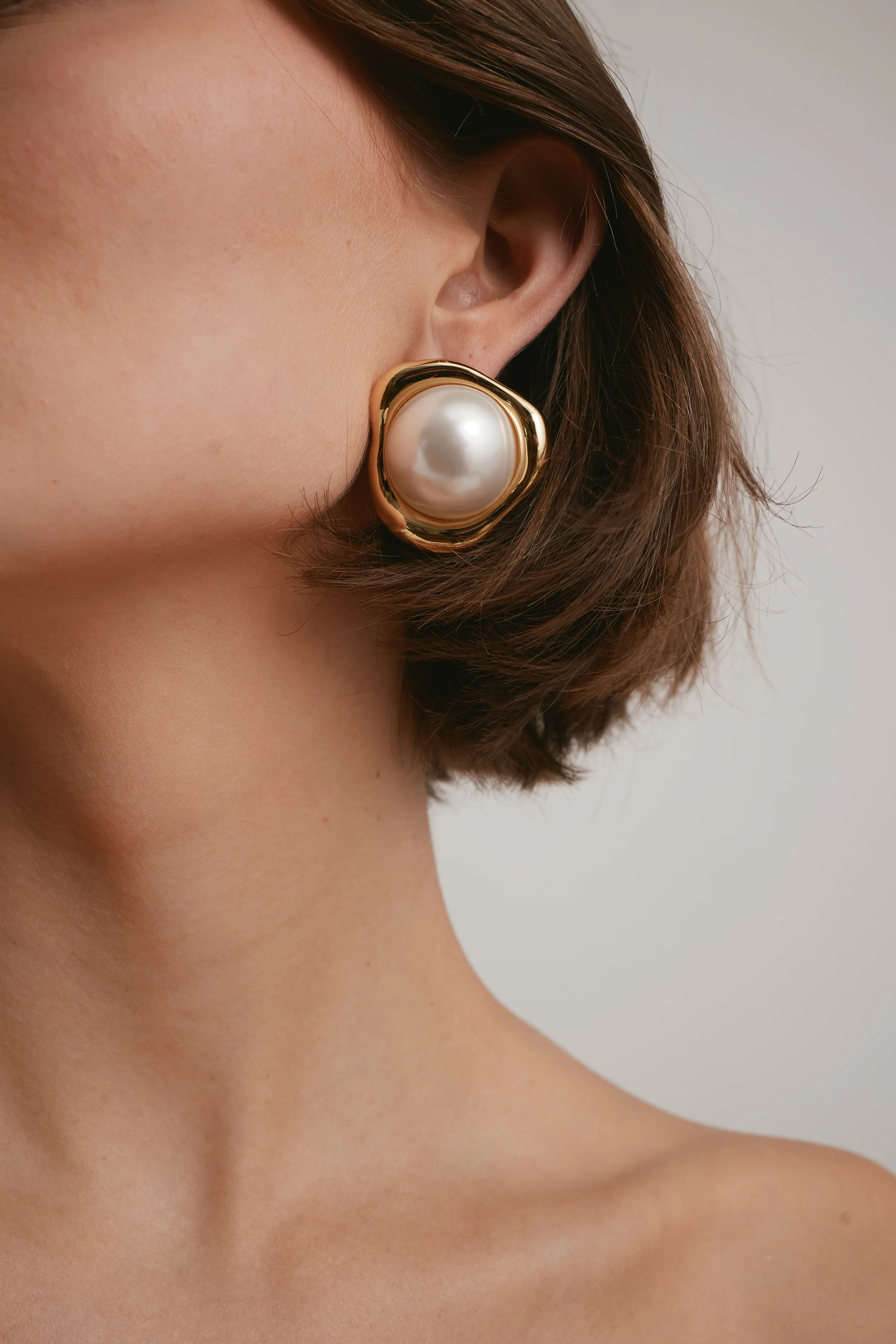 Sloane Pearl Button Earrings - Image 3